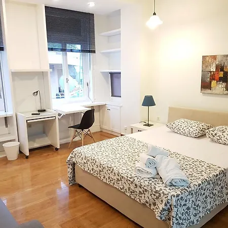 Errathens Aegean - Center, 5 Bd, 2 Bath Ateny