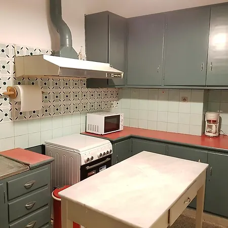 Errathens Aegean - Center, 5 Bd, 2 Bath *
